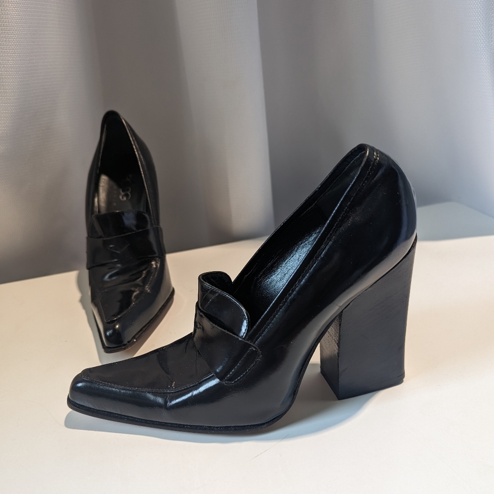 BCBG Black Leather Pointed Toe Heels Pumps Size 6.5
